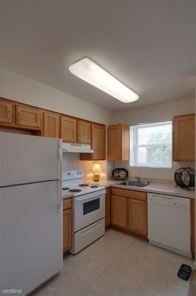 Portside Apartments - Photo 3 of 10