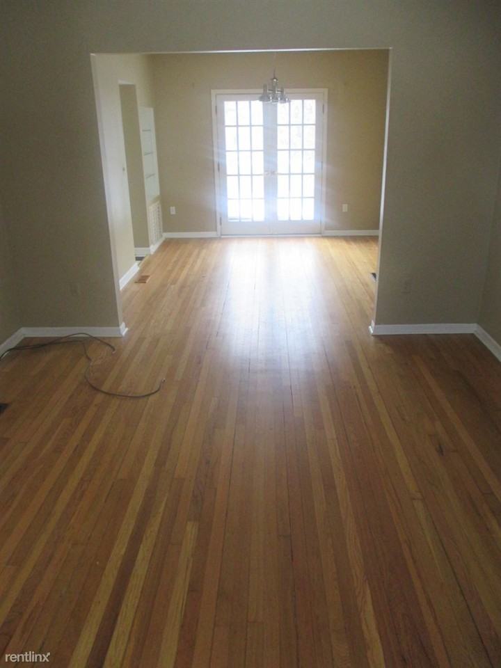 211 N Washington Ave - Photo 3 of 10