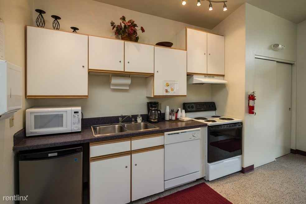 Hampstead Heath Apartments - Photo 3 of 11