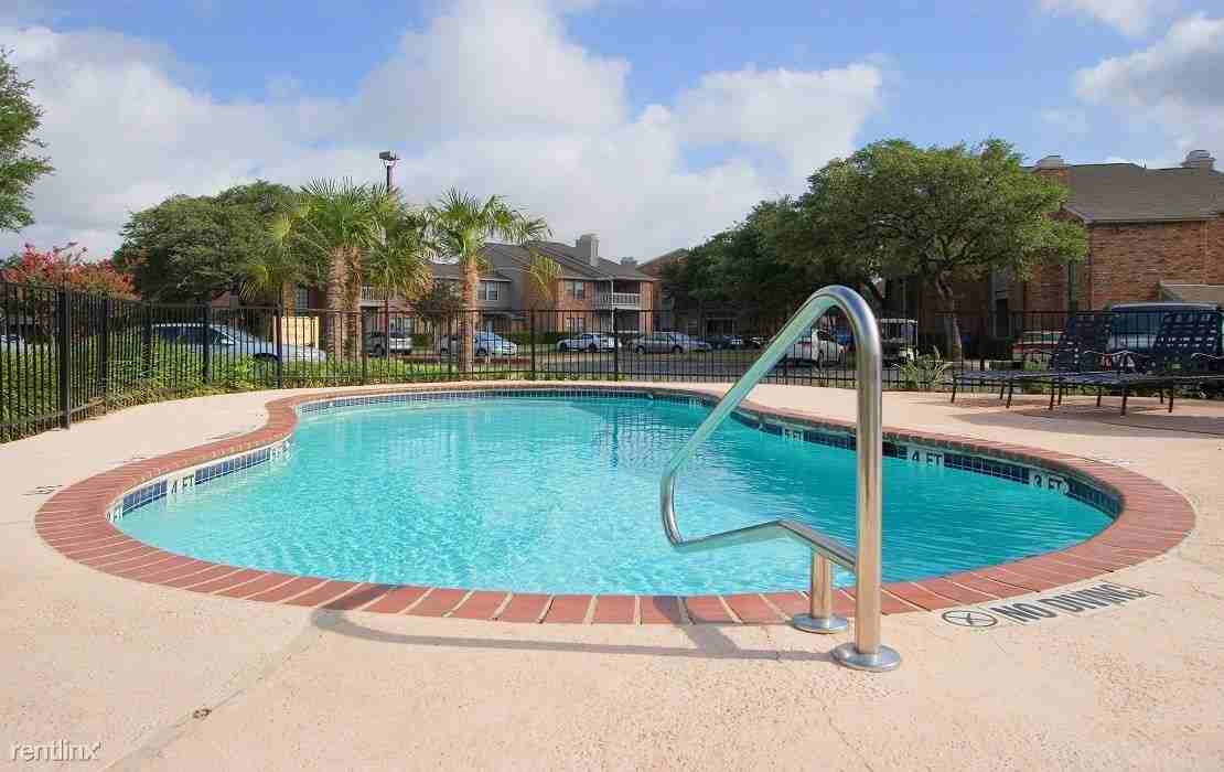 Hunter's Chase @ Balcones Country Club - Photo 2 of 16