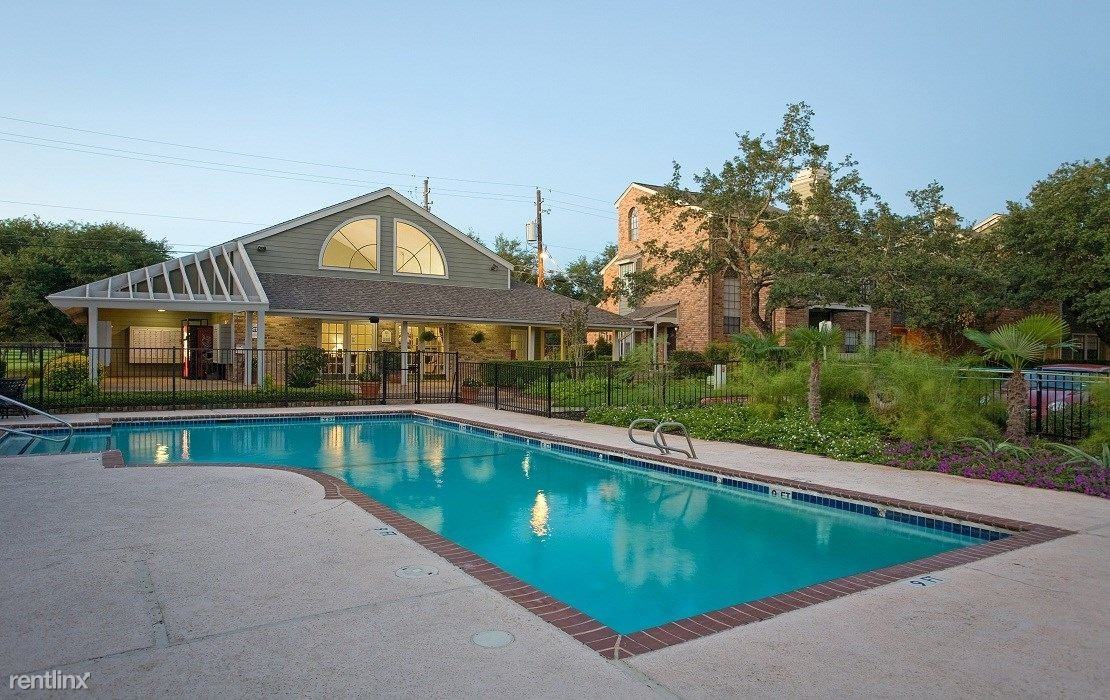 Hunter's Chase @ Balcones Country Club - Photo 3 of 16