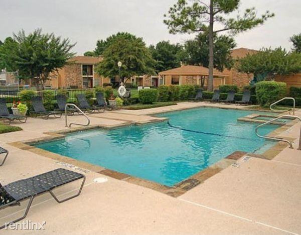 Hulen @ Sleepy Ridge - Photo 2 of 10