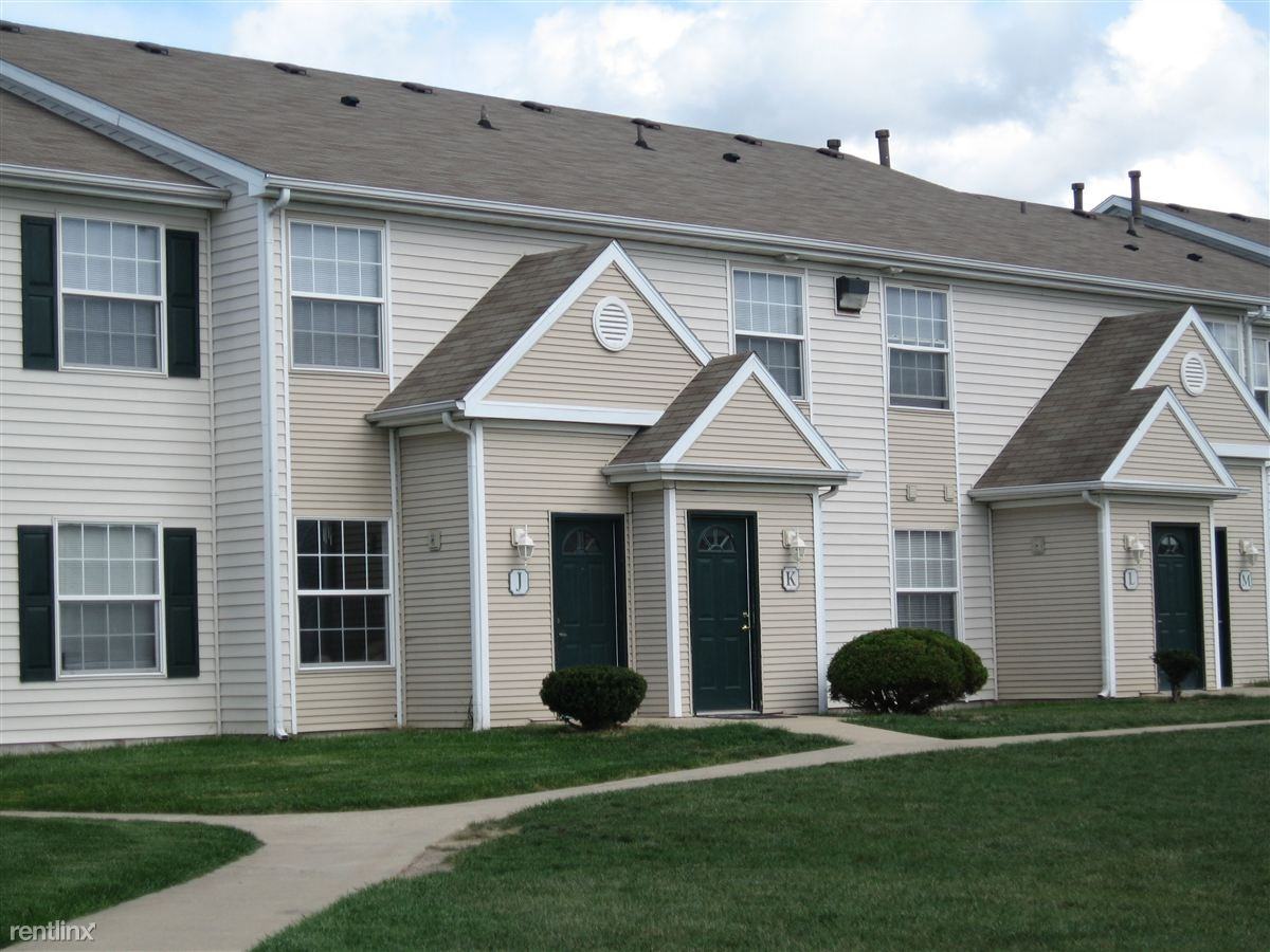 Four Seasons - Photo 2 of 9