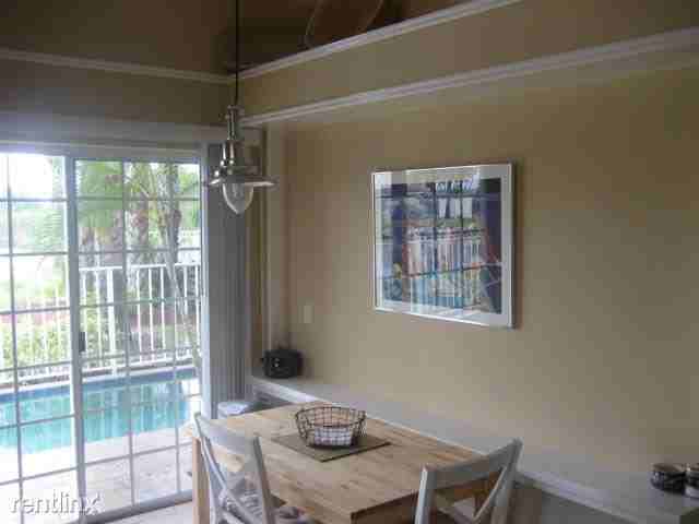 914 Drury Pl - Photo 3 of 8