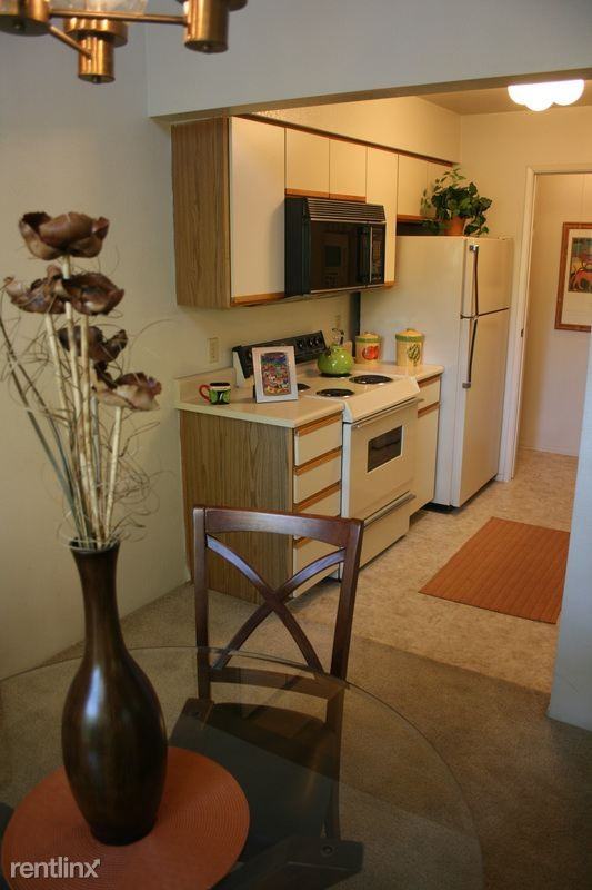 La Entrada Apartments - Photo 3 of 11