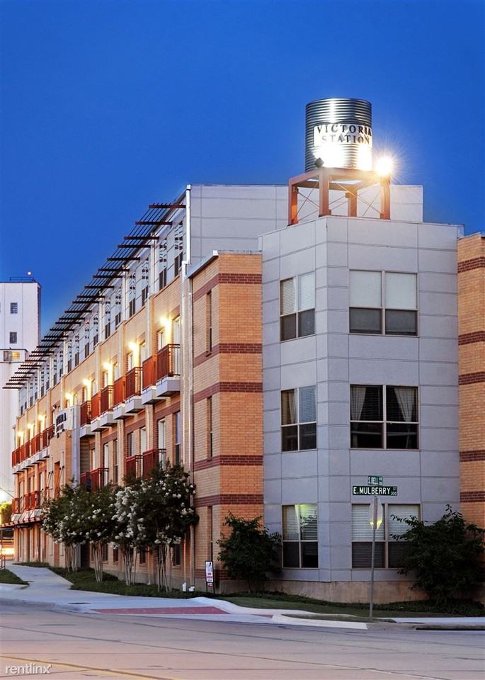 Victoria Station - Photo 2 of 12