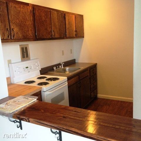 Sylvan Glen Apartments - Photo 3 of 4