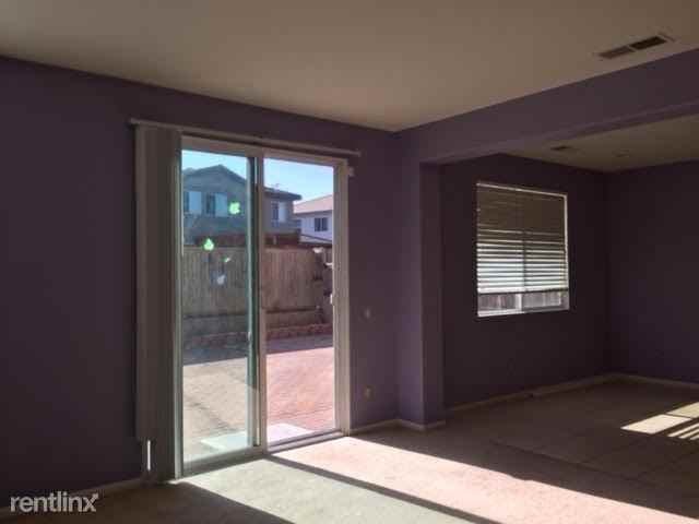 23673 Kathryn St - Photo 2 of 10