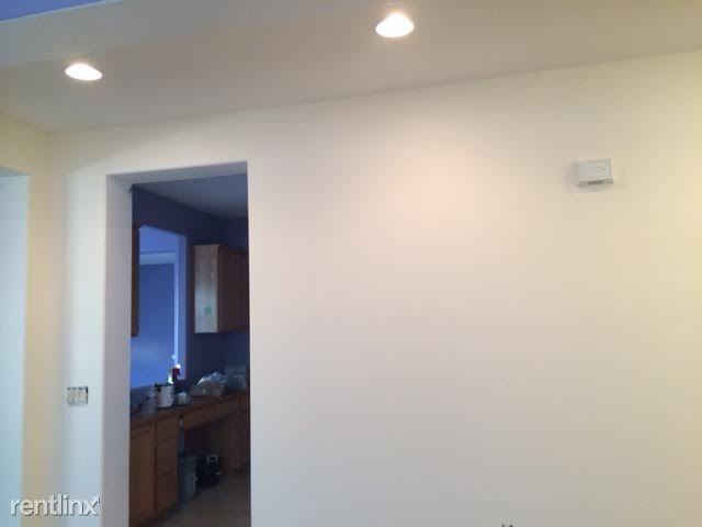 23673 Kathryn St - Photo 3 of 10