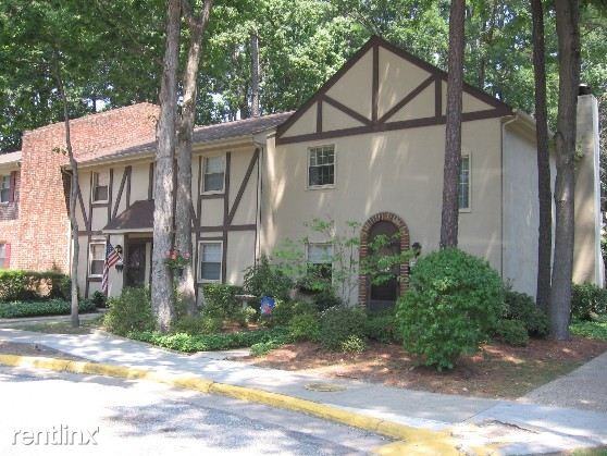 Foxcroft I Apartments LLC - Photo 2 of 5