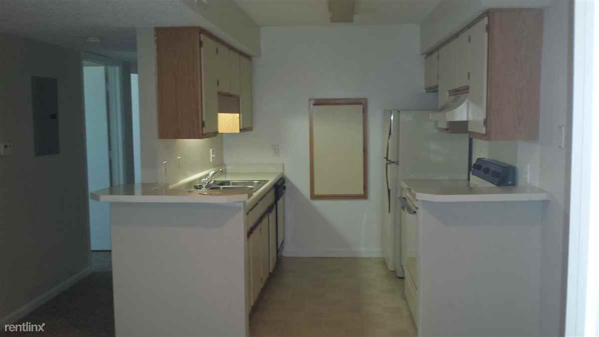 Laurelwood Park Apartments - Photo 3 of 15