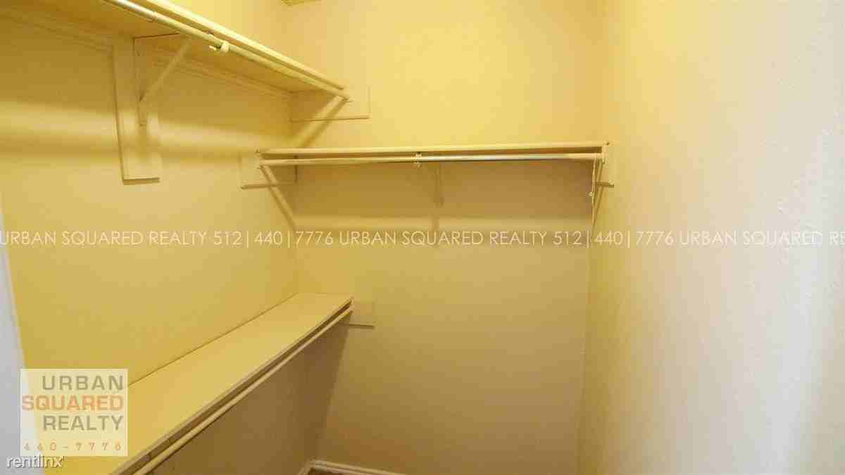 8408 N Interstate 35 - Photo 2 of 8