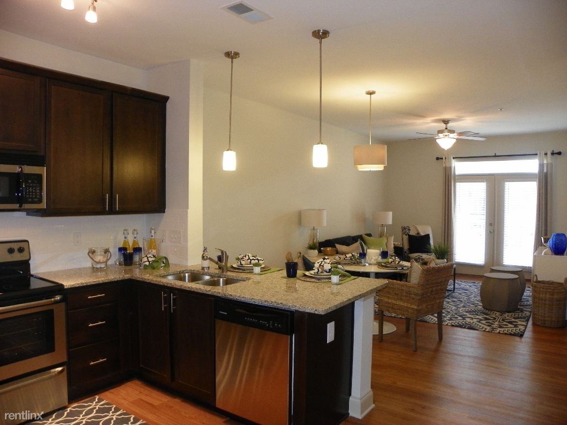 Ellington Farms Apartment Homes - Photo 3 of 12