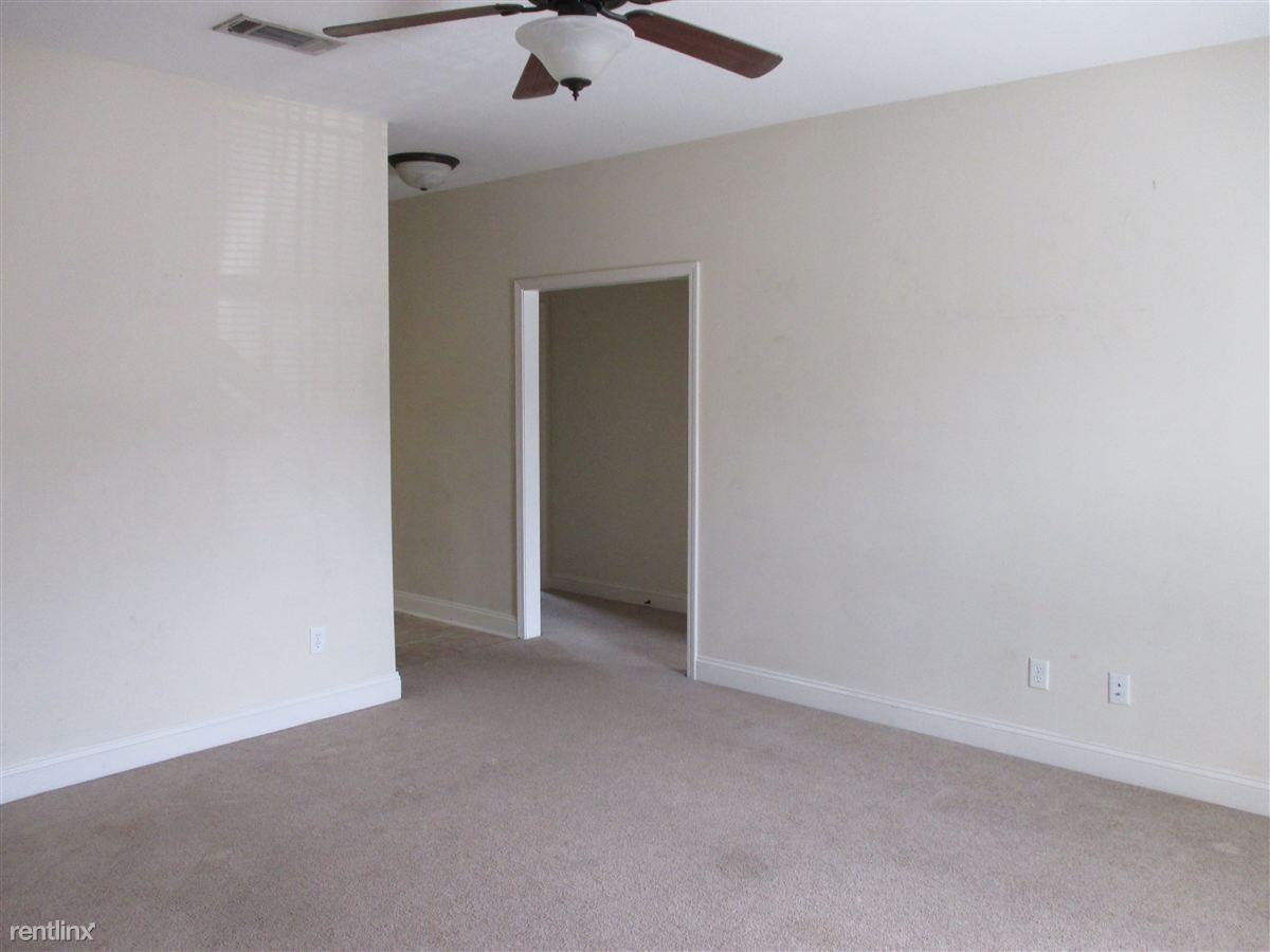 101 Oak Forest Ln - Photo 3 of 11