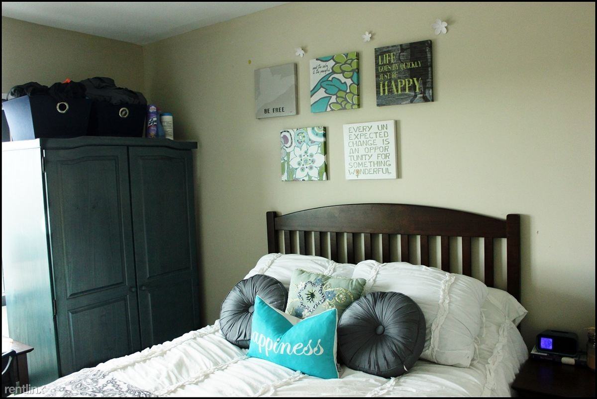 Sterling Campus Center - Photo 3 of 9