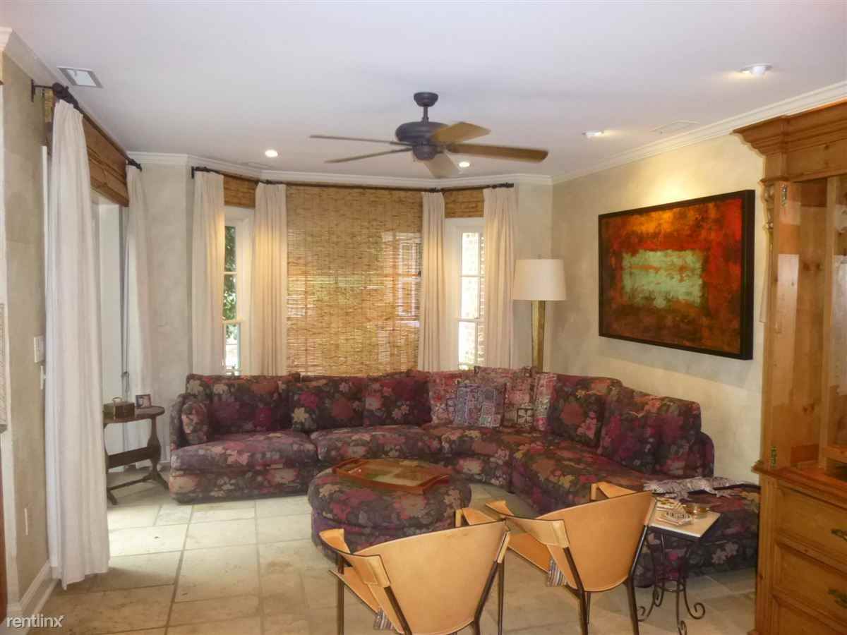 403 Willoughby Blvd - Photo 2 of 11