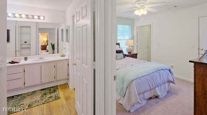 Colonial Village at Glen Eagles - Photo 2 of 12