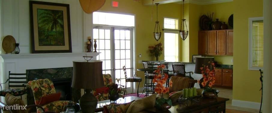 Pines at Warrington Apartments - Photo 3 of 4