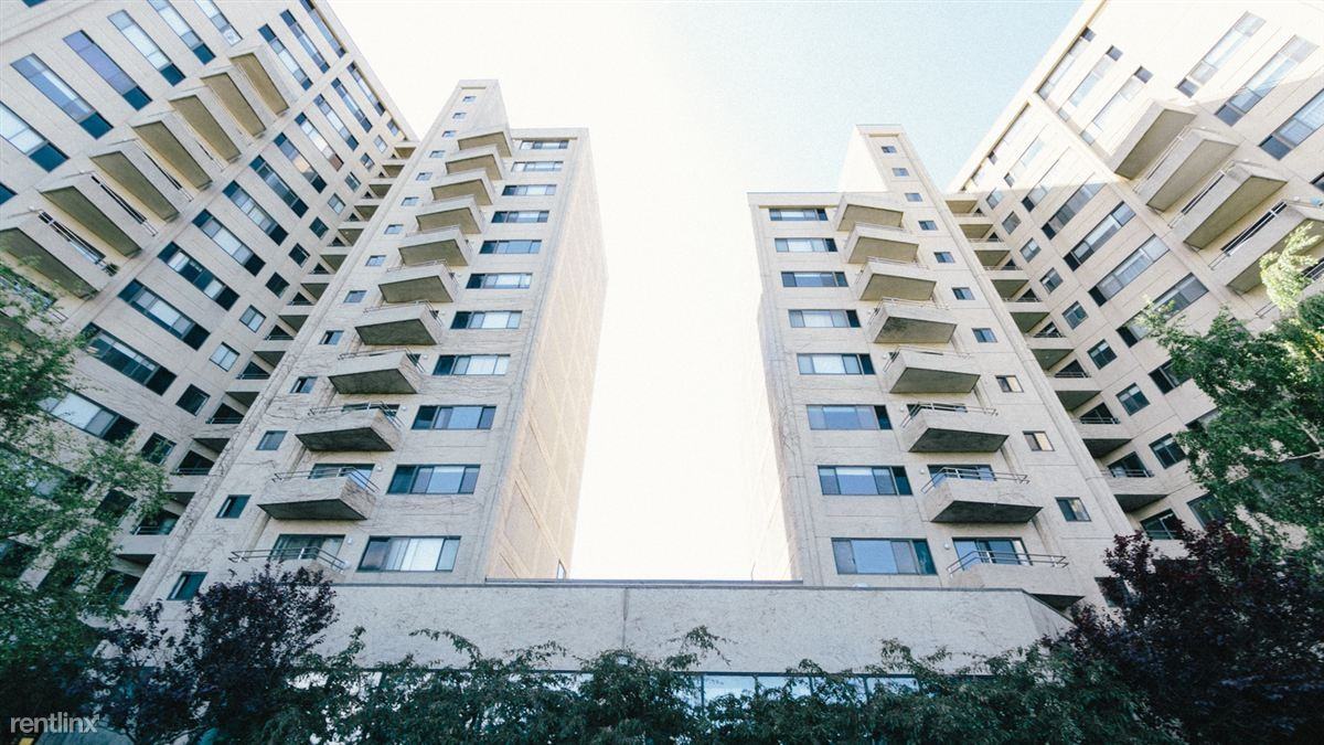 Water's Edge Towers - Photo 3 of 10