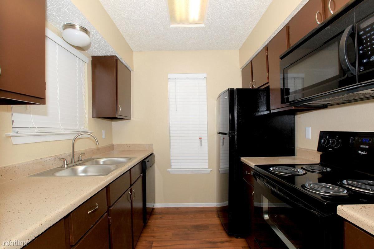 Bryn @ Harmon - Photo 2 of 21