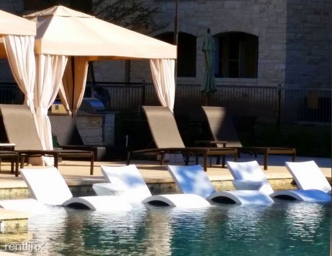 Boerne Stage @ Interstate 10 - Photo 2 of 10