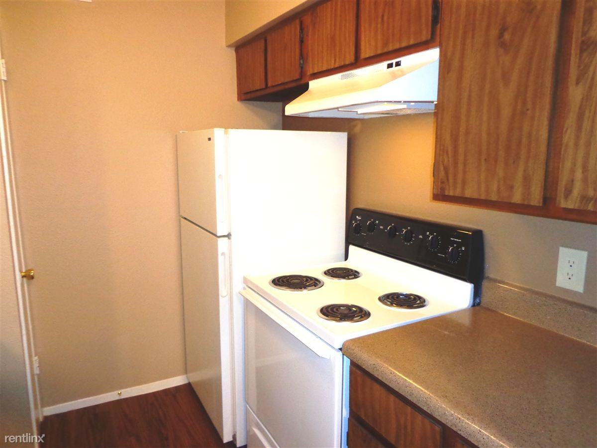 Huntington Hills Apartments 2500 N Eastman Rd, Longview, TX 75605