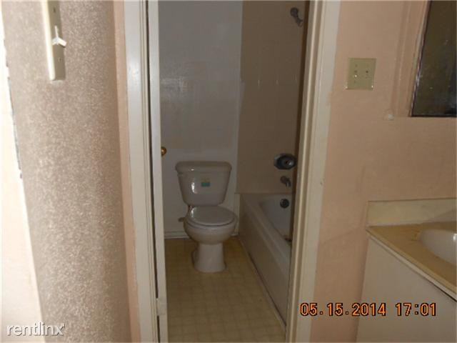 8034 Antoine Dr - Photo 2 of 24