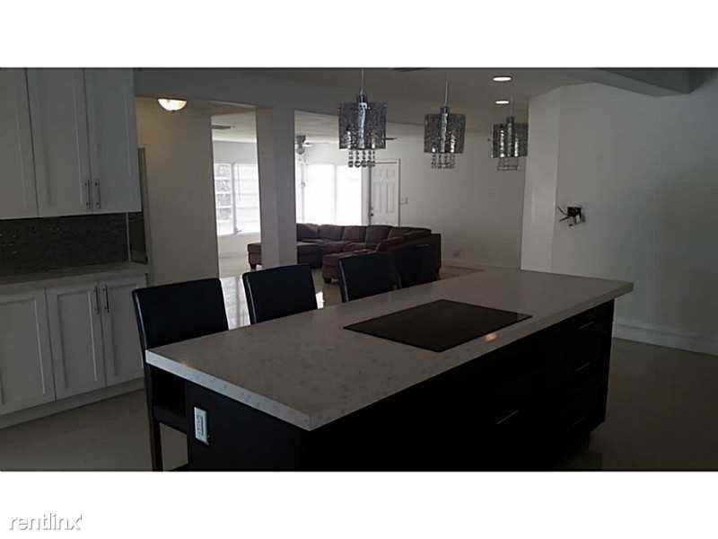 5901 W Broward Blvd - Photo 2 of 10