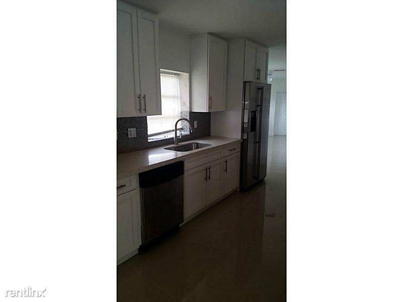 5901 W Broward Blvd - Photo 3 of 10