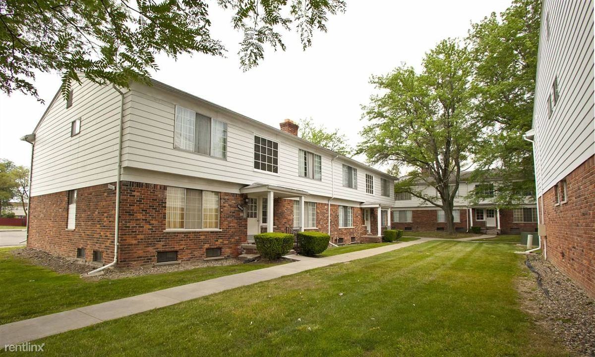Hampton Court Apartments 2639926045 Pinehurst St, Roseville, MI