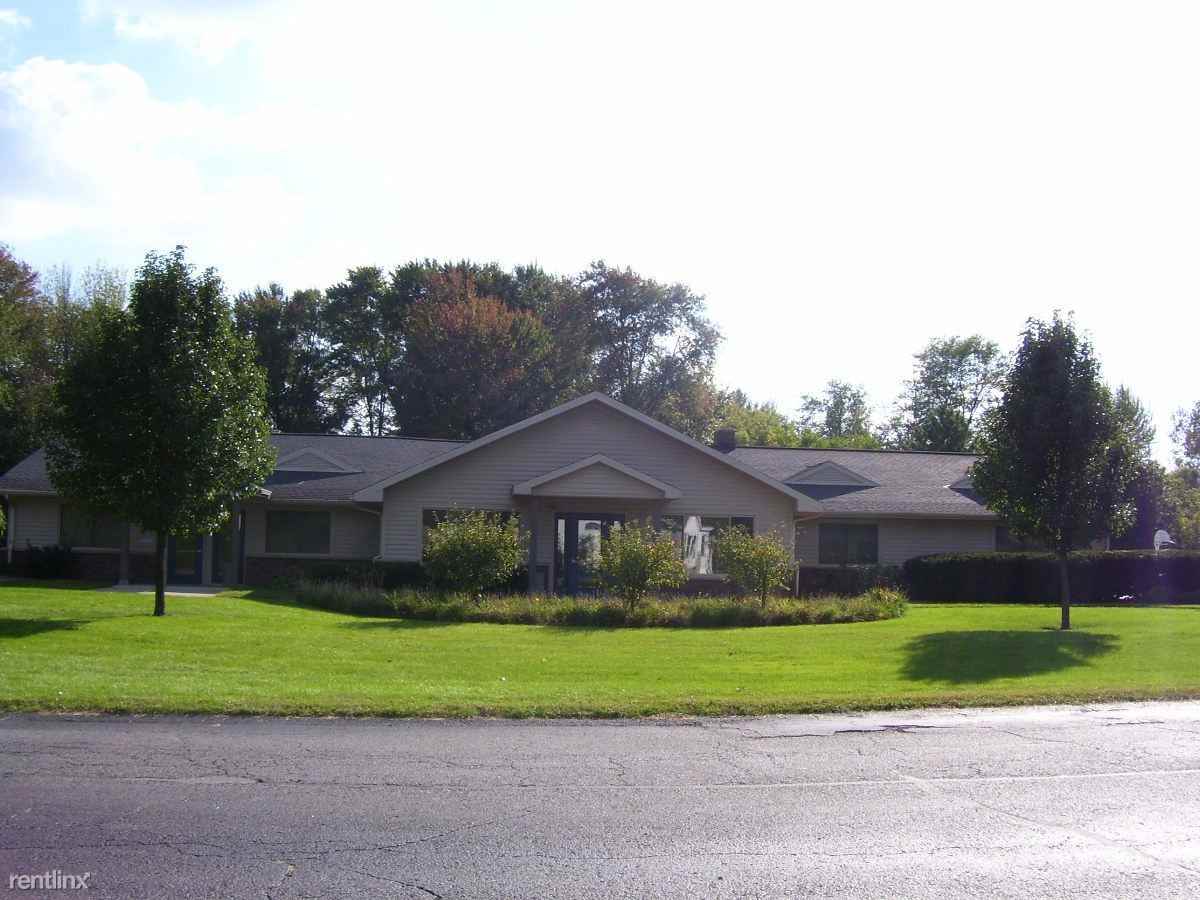 Camelot Manor - Photo 3 of 4