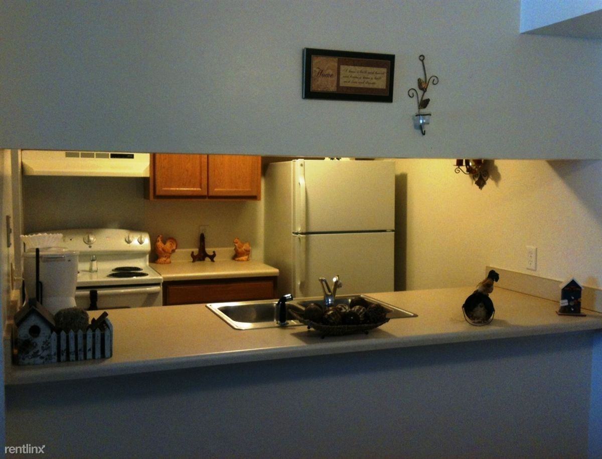 Harbor Villa Apartments - Photo 2 of 8