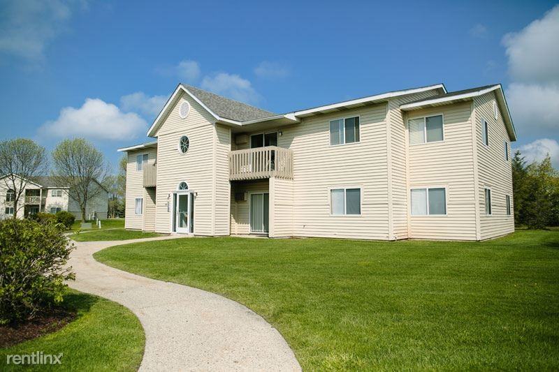 Maplewood Square Apartments - Photo 3 of 10