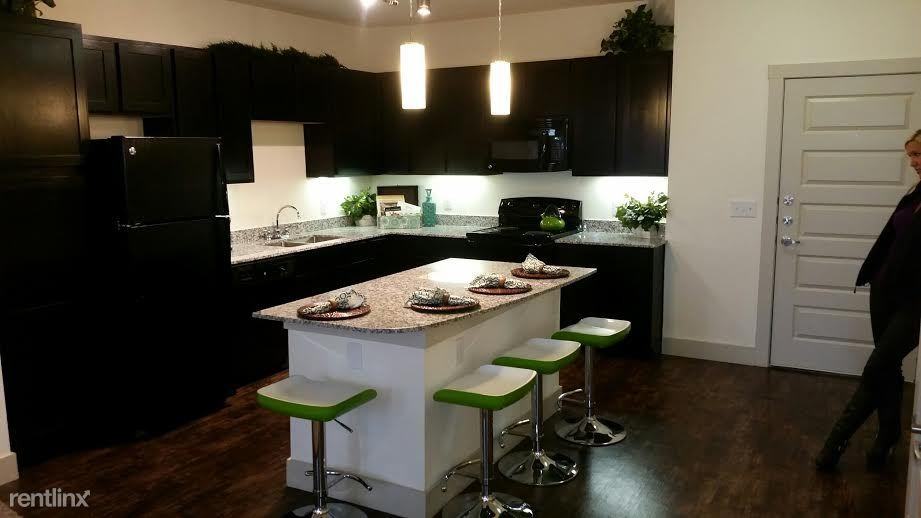 12003 Huebner Rd - Photo 2 of 8