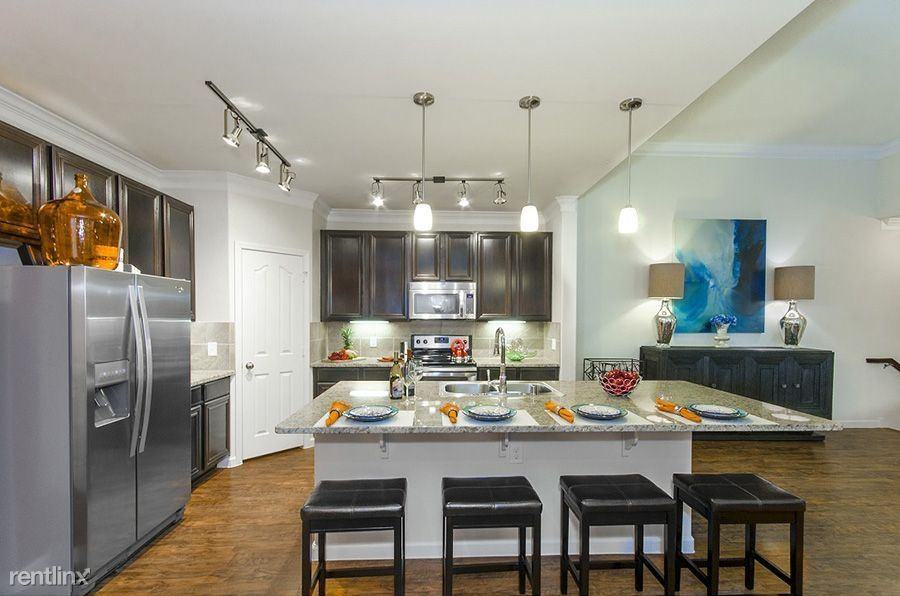 Lakeway    Property ID 13497 - Photo 2 of 29