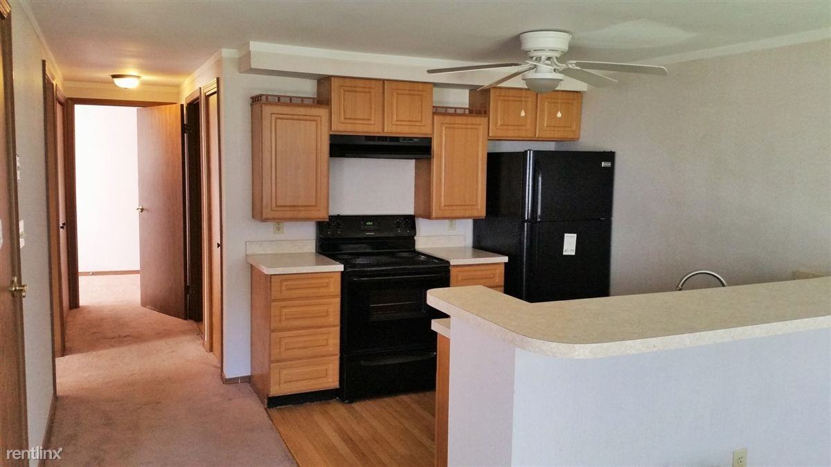 Woods Crossing Apartments - Photo 3 of 9