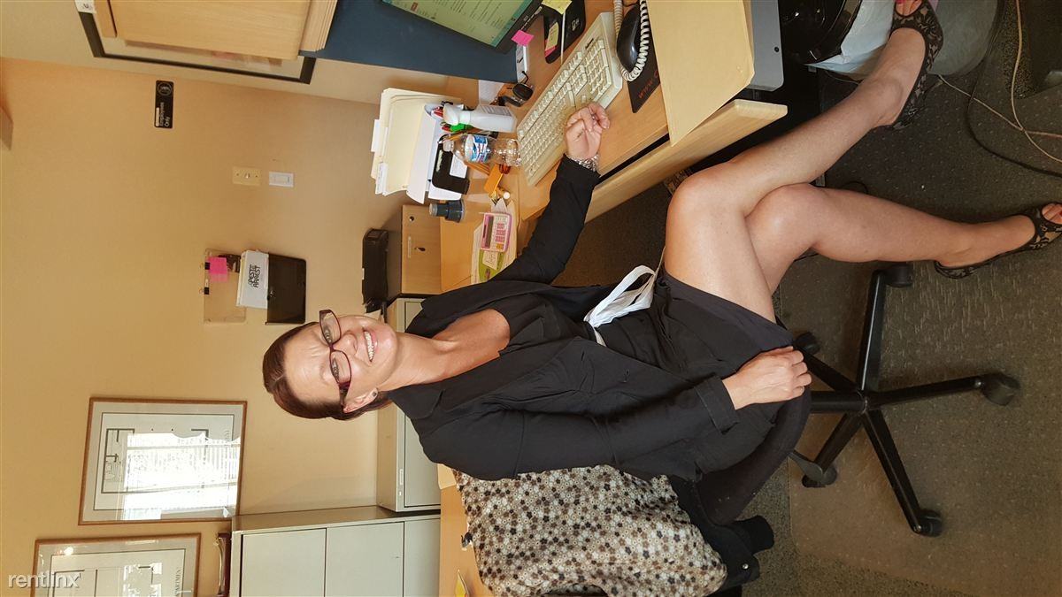 Island Drive Apartments - Photo 3 of 9