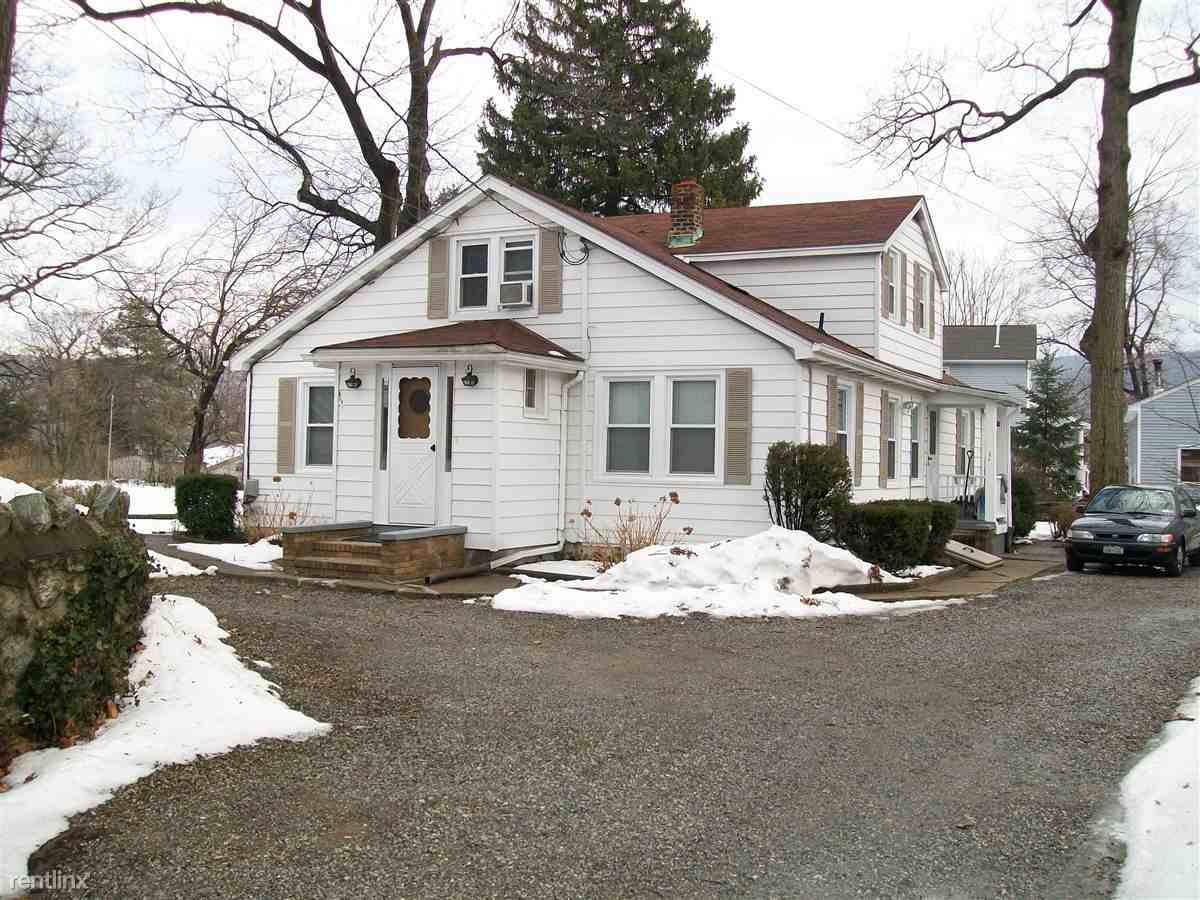 114 Montgomery Rd - Photo 3 of 5