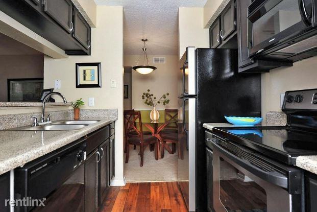 1805 NE Green Oaks Blvd - Photo 2 of 7