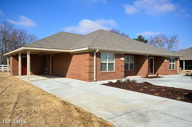 462 Lee St - Photo 2 of 10