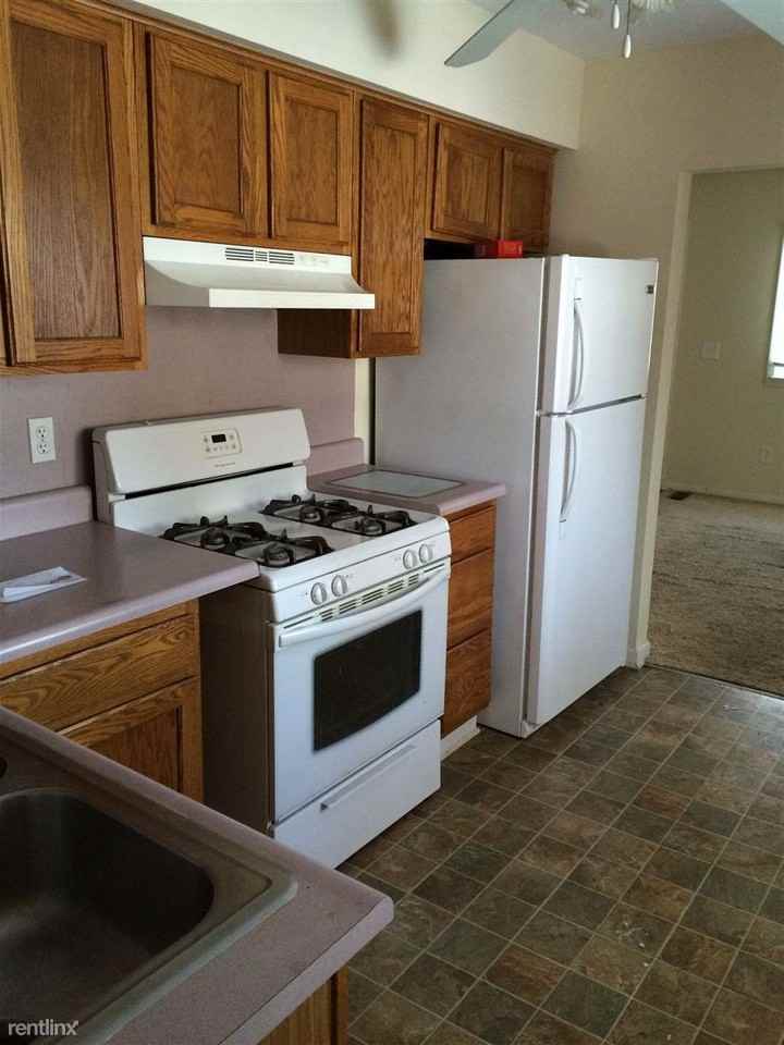 11710 Ebeling Rd - Photo 3 of 11