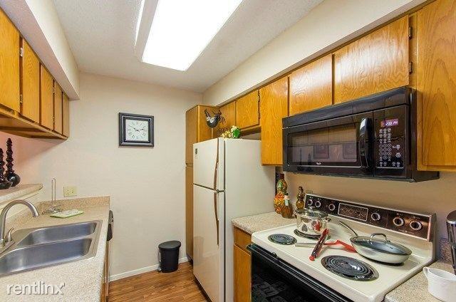 4624 Windstone Dr - Photo 3 of 17