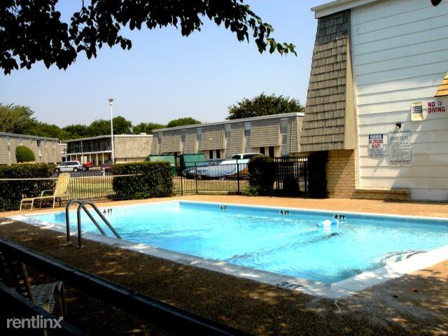 3754 W Buckingham Rd - Photo 3 of 8