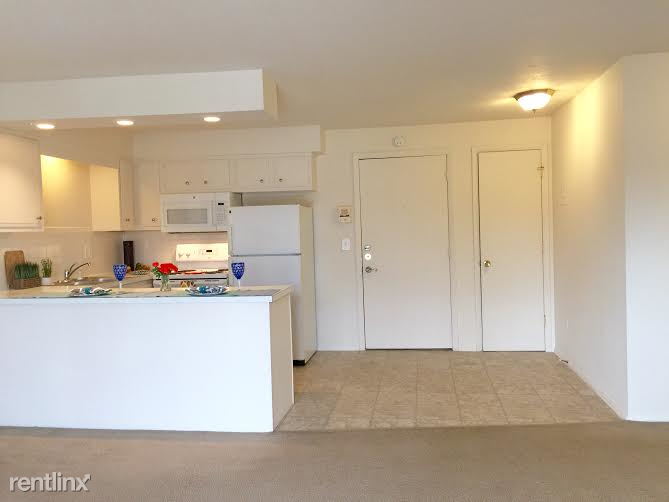 2211 Tower Blvd (Liberty Circle Apartments) - Photo 3 of 11