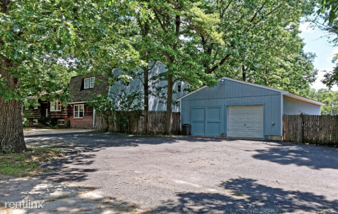 106 Oak Ave - Photo 2 of 10