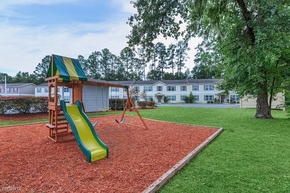 The Grove Apartments - Photo 3 of 6