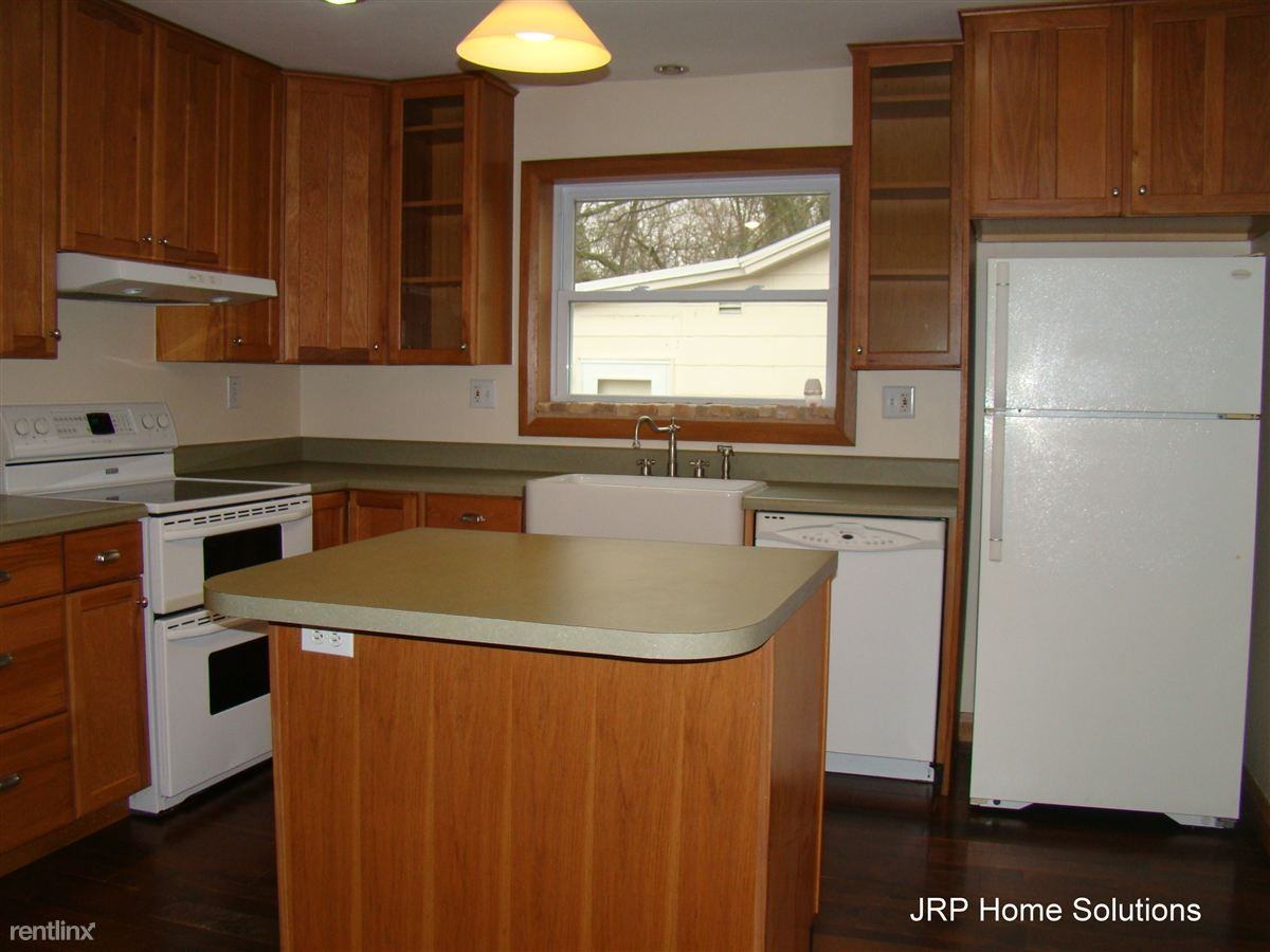 446 E Michigan Ave - Photo 3 of 27