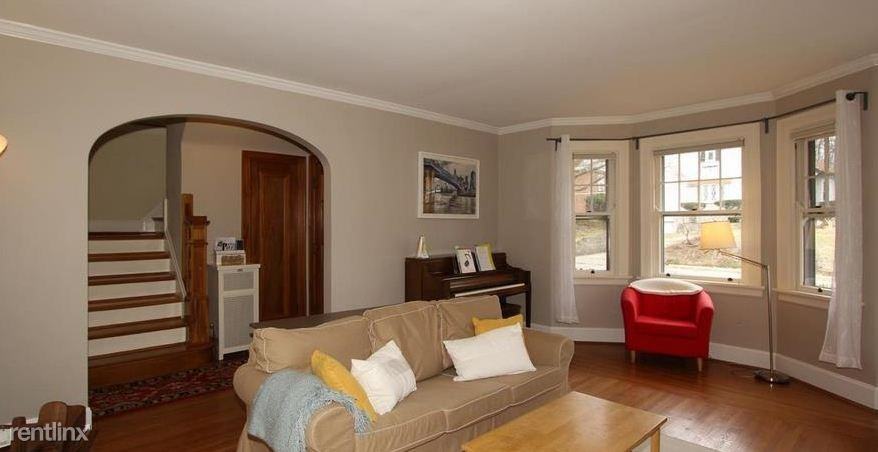 1017 Omar Pl - Photo 2 of 10