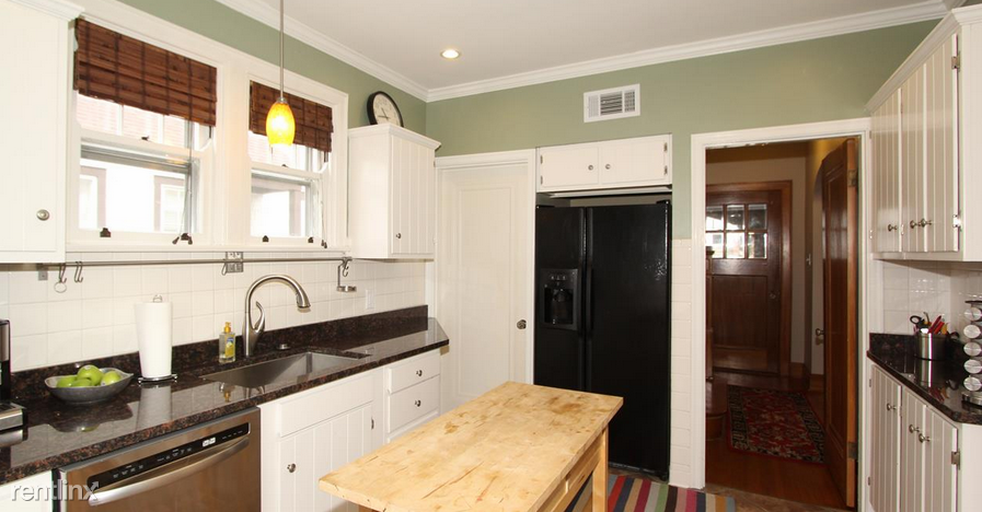 1017 Omar Pl - Photo 3 of 10