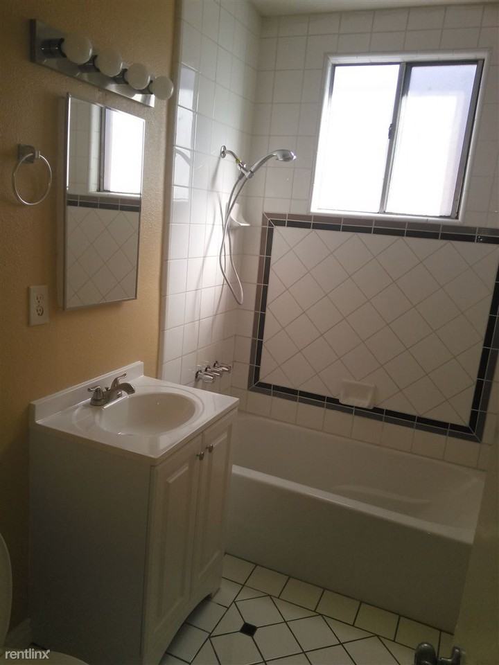 14907 Chadron Ave - Photo 2 of 4